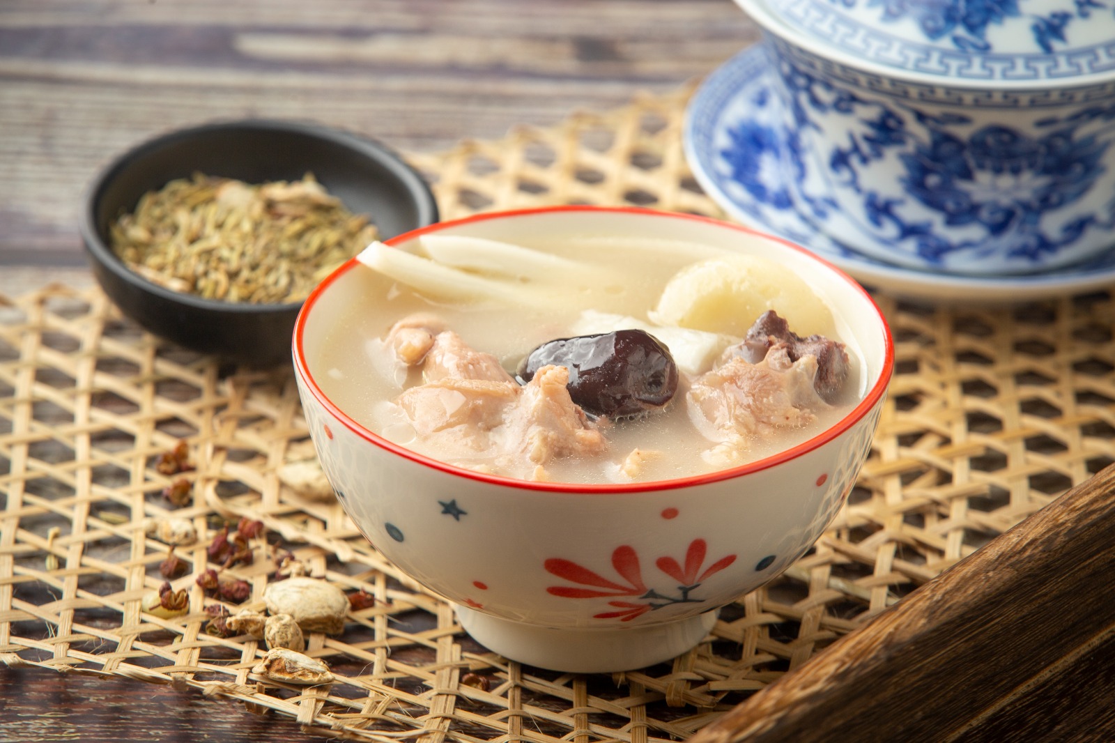 超夯紅棗椰子雞湯