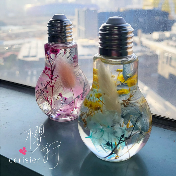 燈泡浮遊花